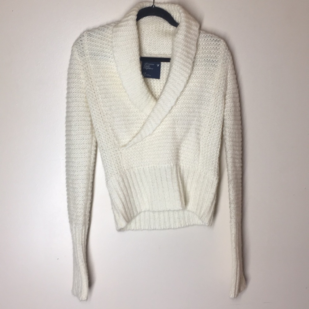 American eagle long sleeve sweater.